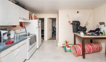 176 RAILROAD St, Lincoln, RI 02838
