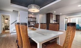 28 Palm Beach Ave, Narragansett, RI 02882