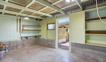 320 W Lanai St, Kahului, HI 96732