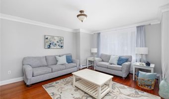 23 Vernon Ave 1, Newport, RI 02840