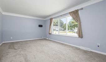 1113 Summer St, Algonac, MI 48001