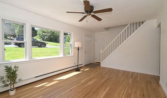 46 Topstone Dr, Danbury, CT 06810