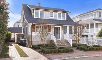 112 8TH St E, Beach Haven, NJ 08008