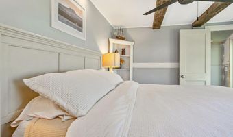 81 Mud Pt S, Alburgh, VT 05440