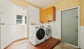 3812 N Circle Dr, Hollywood, FL 33021