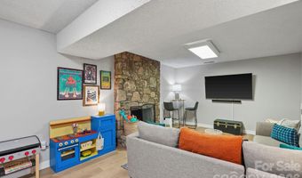 16 Chipping Green Dr, Arden, NC 28704