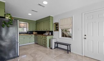 523 Woodland Dr, Benton, AR 72015
