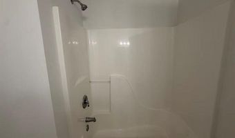 2710 S Knightsbridge Cir, Ann Arbor, MI 48105