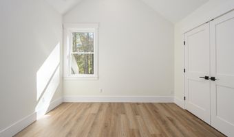 15 Woods Ln, Beaufort, SC 29907