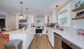 20 Duchess Ave, North Middletown, NJ 07748