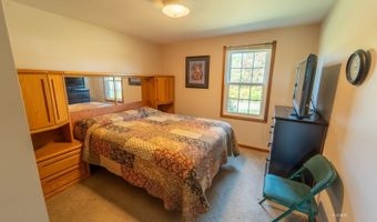 7533 Selby Rd, Athens, OH 45701