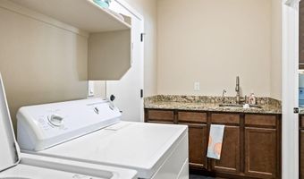 86 E MOON Vis, Apache Junction, AZ 85119