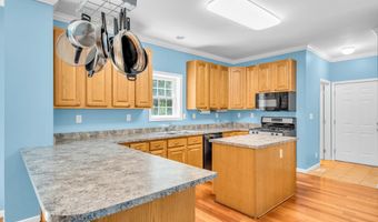 563 Vanderbilt Ave, Bayville, NJ 08721