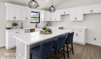 144 Channelsyde Dr, Algonac, MI 48001