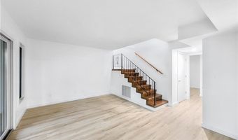 1 Mellor Ct, Bella Vista, AR 72715