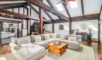 70 Obtuse Hill Rd, Brookfield, CT 06804