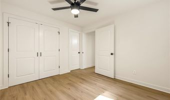 1 Adams Ln, Bella Vista, AR 72715