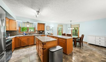 205 IRONWOOD Cir, Aurora, OH 44202