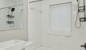 1820 LESLIE Ave, Alexandria, VA 22301