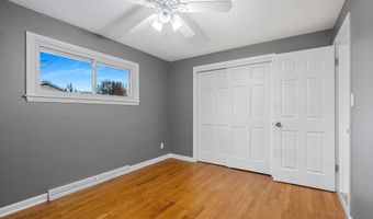 4710 W CAPITOL Dr, Appleton, WI 54913