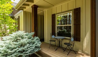 60836 Yellow Leaf St, Bend, OR 97702