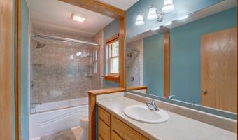 1406 Dewberry Dr, Madison, WI 53719