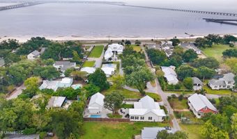 107 Mcdonald Ln, Bay St. Louis, MS 39520