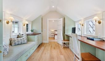 49 Third St, Newport, RI 02840