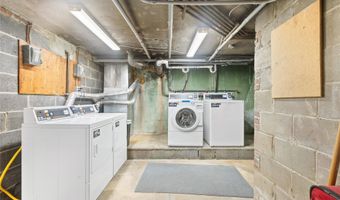 125 Park Ave C1, Amityville, NY 11701