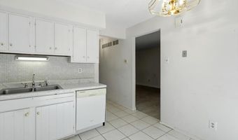 2344 Hidden Meadow Ln, Ballwin, MO 63021