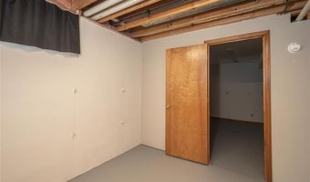 918 King St, Baldwin City, KS 66006
