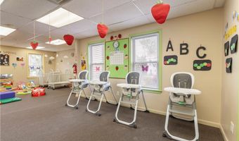 1326 Plainfield St, Cranston, RI 02920