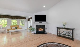 25 Ridgeview Dr, Candia, NH 03034