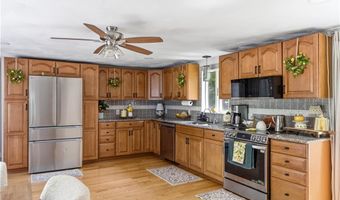 253 Station St, Coventry, RI 02816