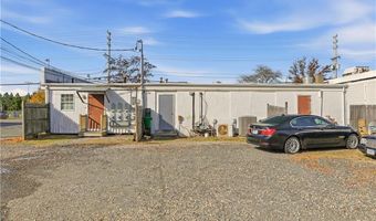 651 W Main Rd, Middletown, RI 02842