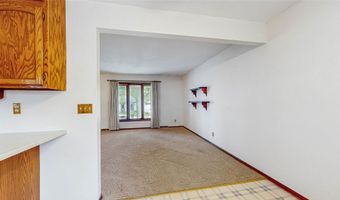 512 12th Ave NW, Altoona, IA 50009