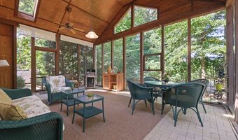 1059 Oakwood Dr, Alliance, OH 44601