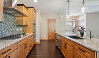 2055 Silver Maple Trl, North Liberty, IA 52317