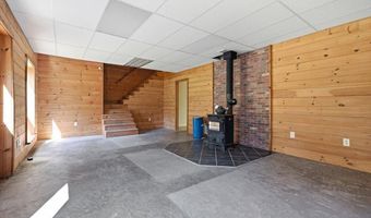 14 E Point Rd, Albrightsville, PA 18210