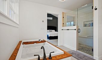 365 Walden Parke Way, Bangor, ME 04401