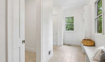 7926 BOLLING Dr, Alexandria, VA 22308