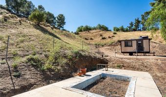 11809 Sierra Hwy, Agua Dulce, CA 91390