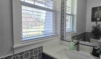 565 School Rd, Asheville, NC 28803