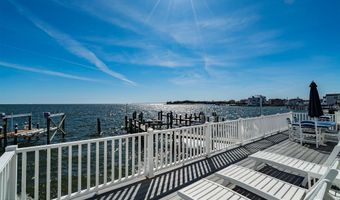 8 Jibsail Dr, Bayville, NJ 08721