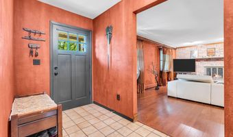 210 Church St, Belford, NJ 07718
