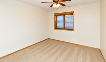 1018 Falcon Dr SE, Altoona, IA 50009