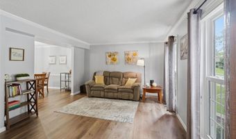 130 Holly Garden Dr, Ballwin, MO 63021