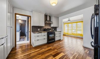 1584 Hemlock Dr, Ashtabula, OH 44004