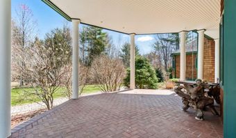 1026 Essex St, Bangor, ME 04401