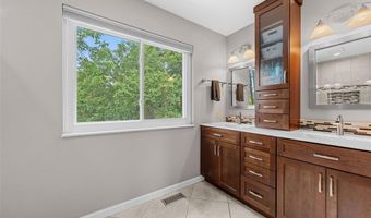 551 Lering Ct, Ballwin, MO 63011